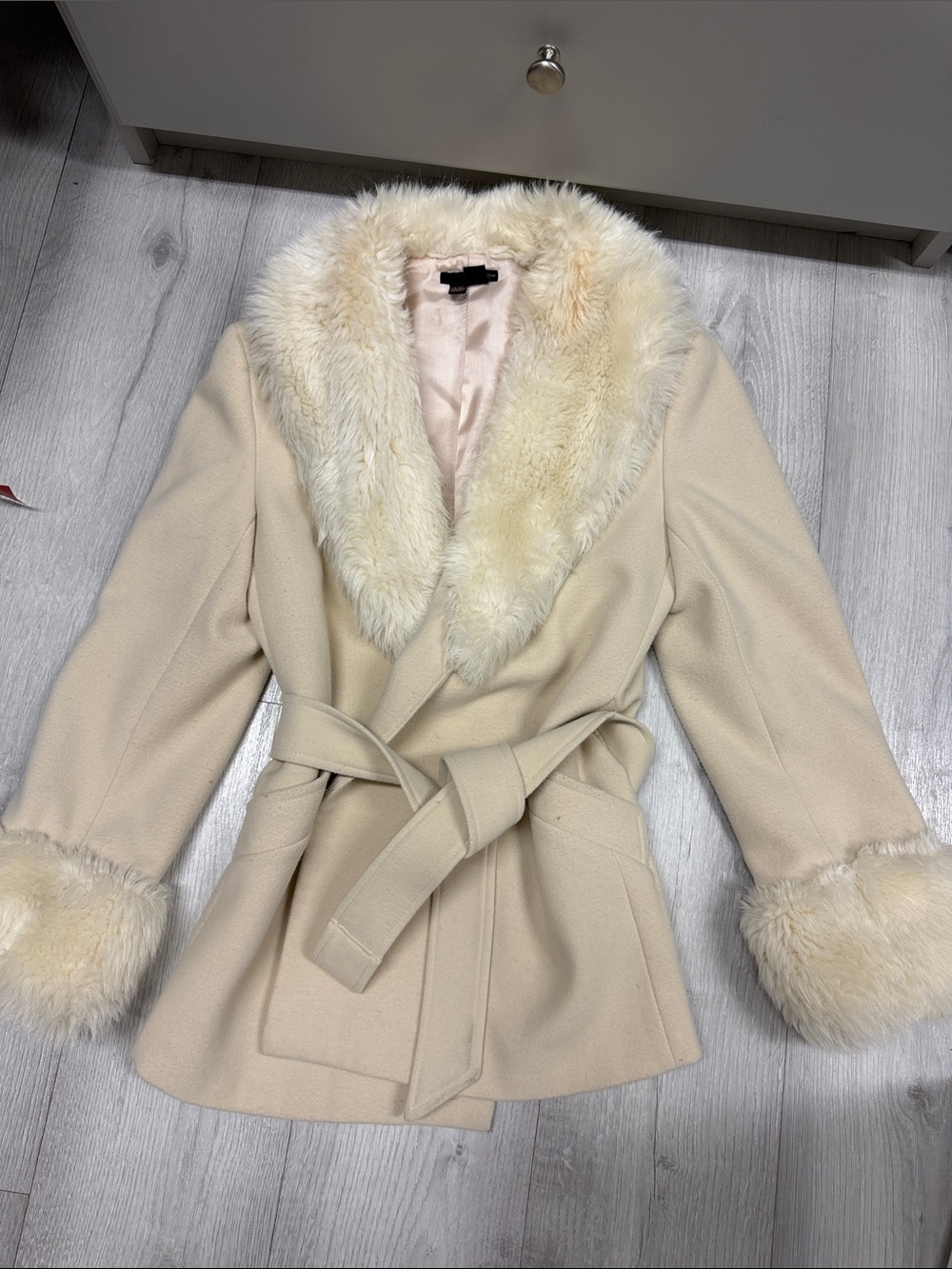 Vintage Zara Women's Cream Faux-Fur Collar Belted Coat